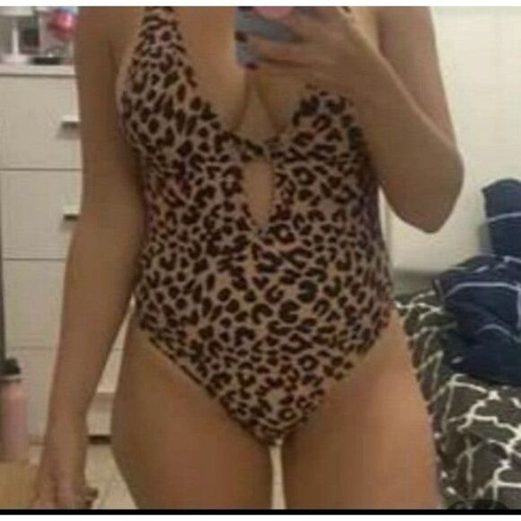 Leopard Print one piece size medium - Picture 3 of 7